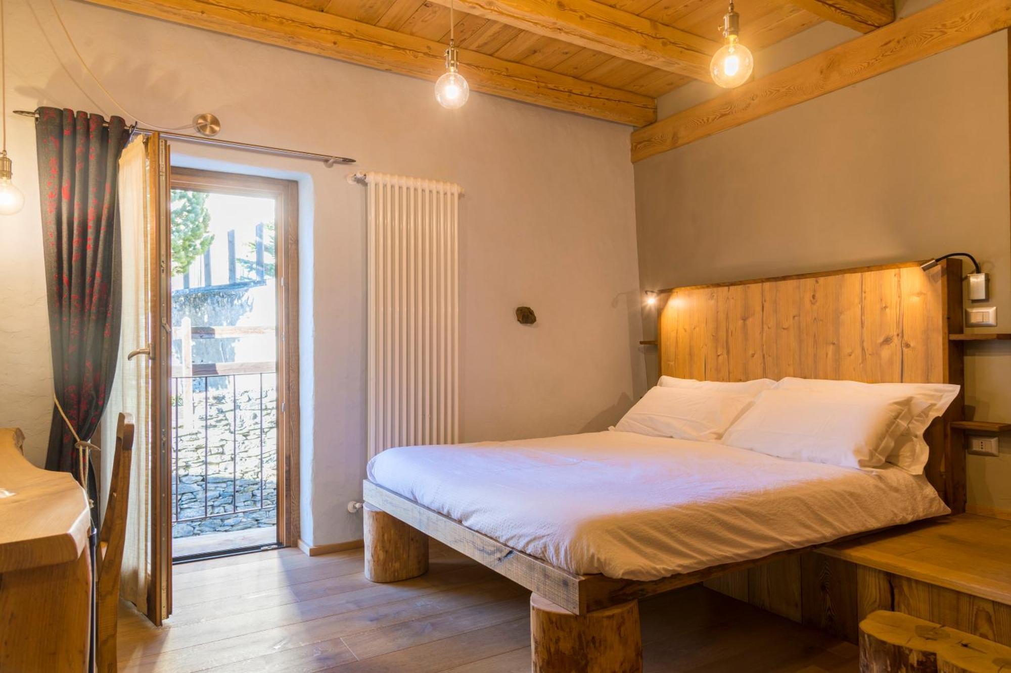 La Placette - Albergo Diffuso E Trattoria Usseaux Eksteriør bilde