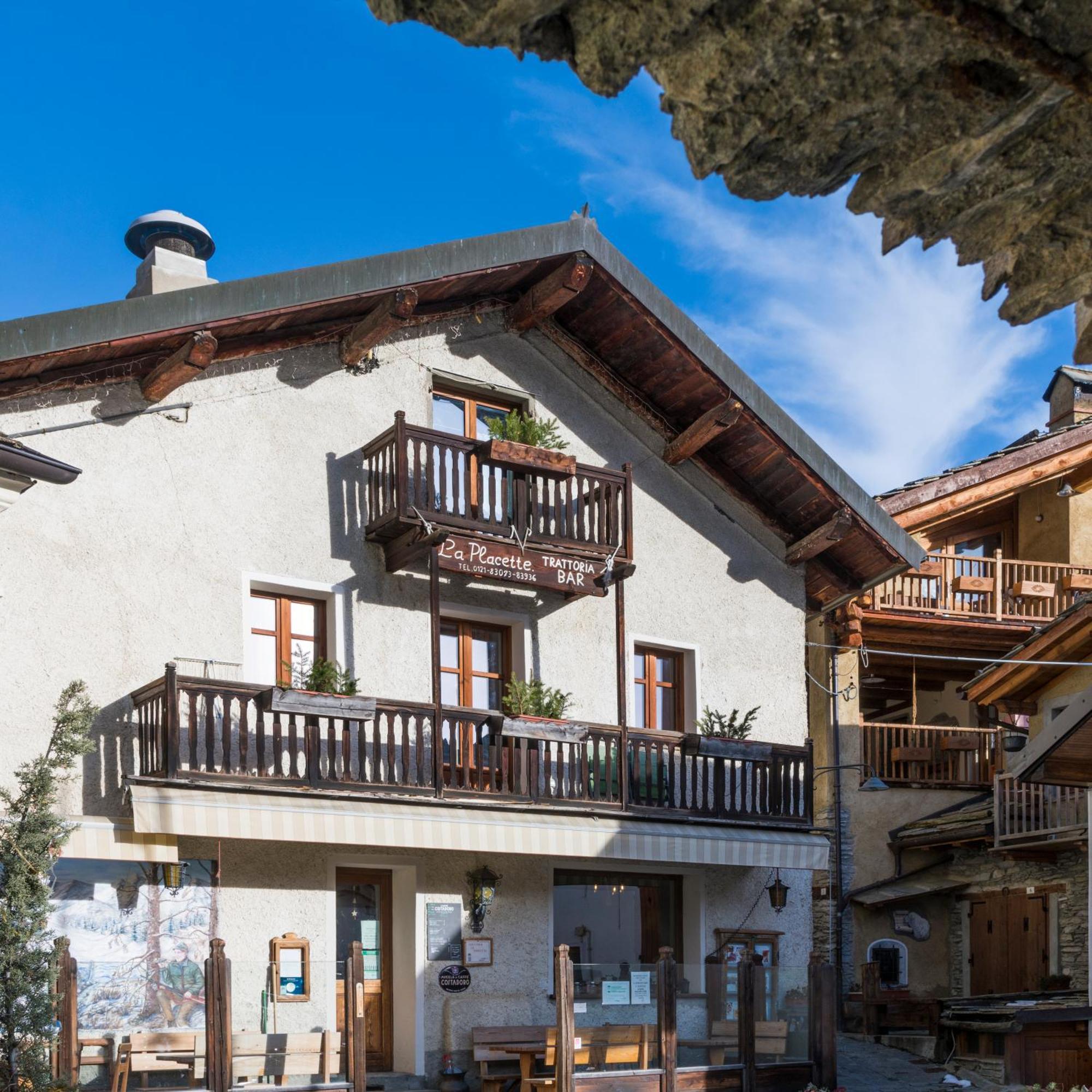 La Placette - Albergo Diffuso E Trattoria Usseaux Eksteriør bilde