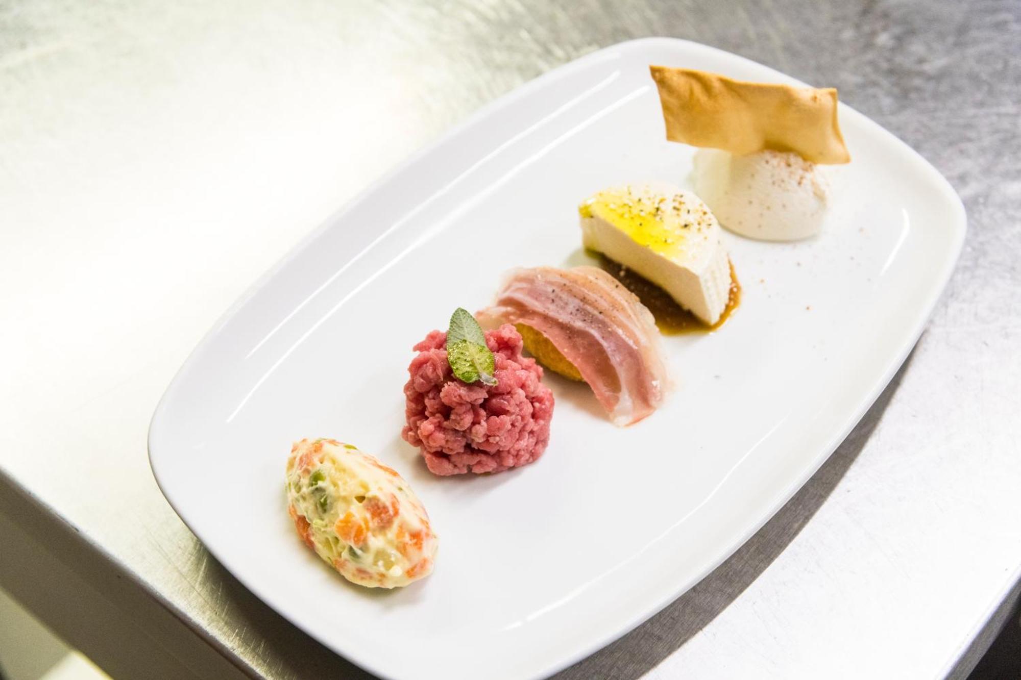 La Placette - Albergo Diffuso E Trattoria Usseaux Eksteriør bilde