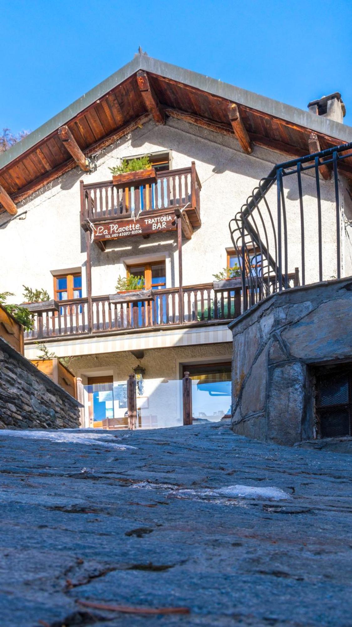 La Placette - Albergo Diffuso E Trattoria Usseaux Eksteriør bilde