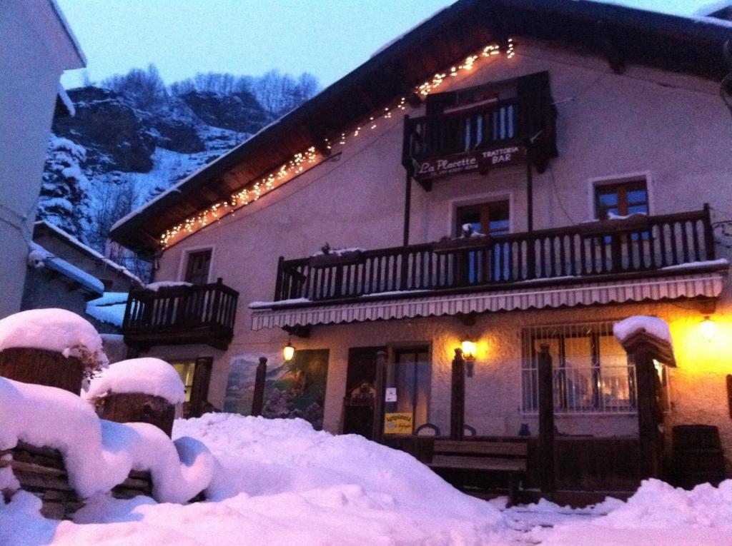 La Placette - Albergo Diffuso E Trattoria Usseaux Eksteriør bilde