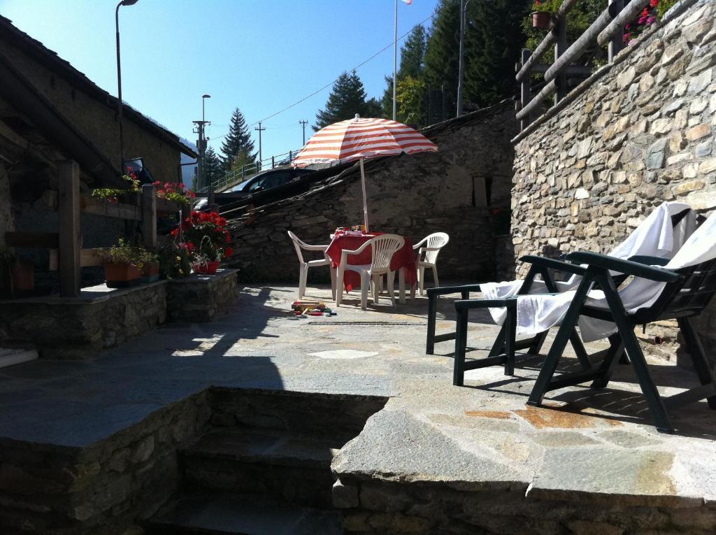 La Placette - Albergo Diffuso E Trattoria Usseaux Rom bilde