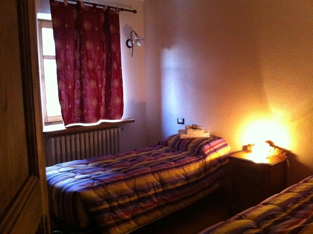 La Placette - Albergo Diffuso E Trattoria Usseaux Eksteriør bilde