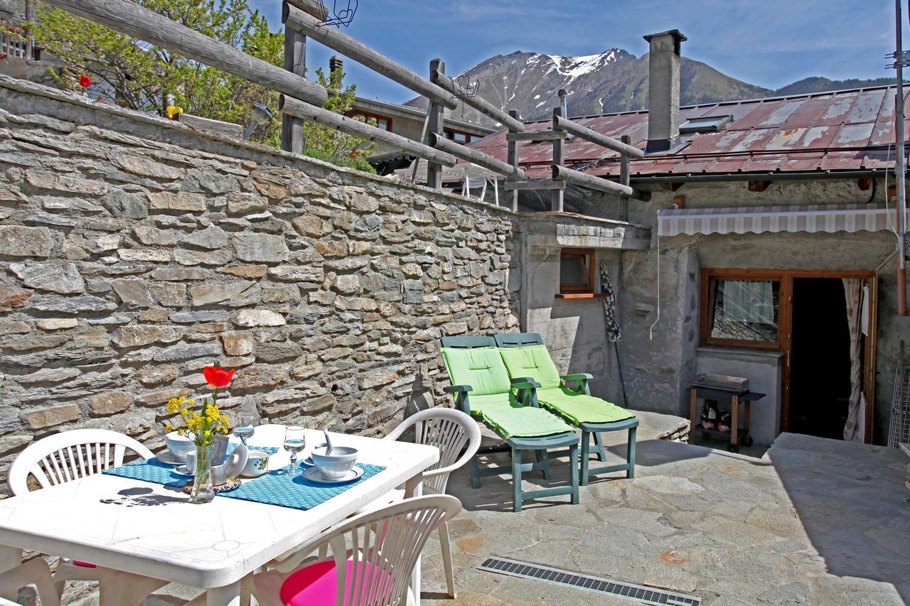 La Placette - Albergo Diffuso E Trattoria Usseaux Eksteriør bilde